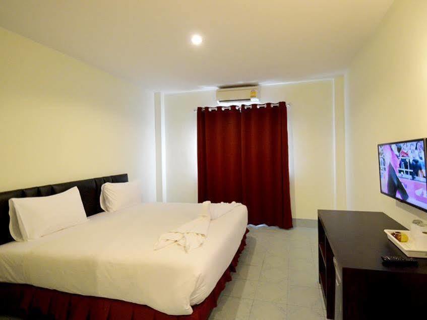 Paripas Express Patong Hotel Kültér fotó